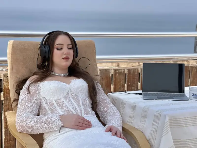 Séance de neurofeedback avec capteurs EEG au cabinet à Oran